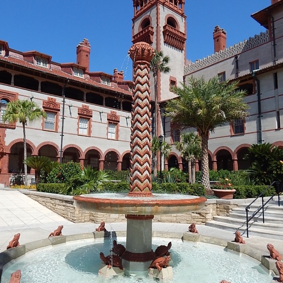 Meet your Posher, Joelle - Picture 4 of 7